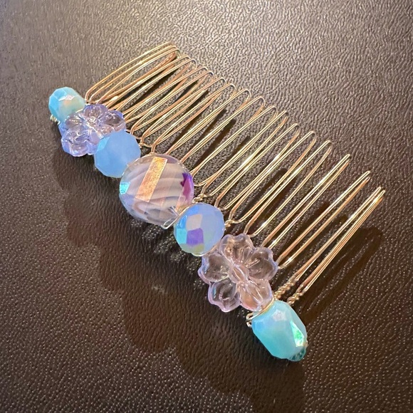 Handmade Beaded Light Blue & Aqua Flower Glass & Crystal Gold Hair Comb - Picture 5 of 6